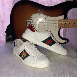 GUCCI ACE tiger low top sneakers NWT